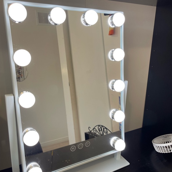 Vanity LED Mirror - Picture 4 of 4
